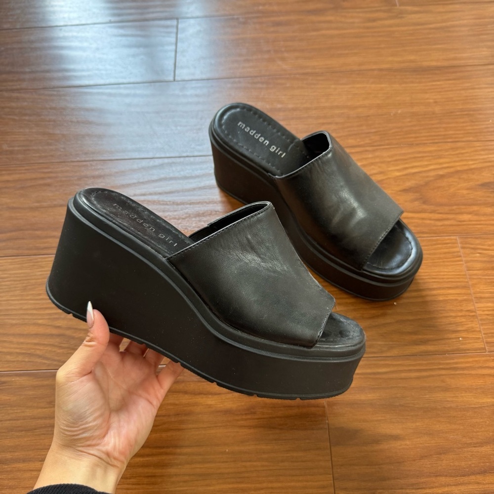 Madden Girl Black Platform Slides